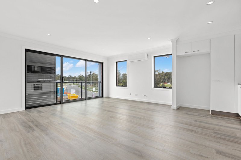 Photo - 67 Rainbows Way, Leppington NSW 2179 - Image 2