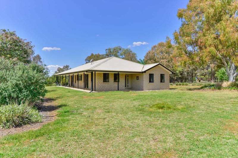 67 Regans Road, Tamworth NSW 2340