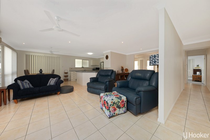 Photo - 67 Rosewood Drive, Norman Gardens QLD 4701 - Image 6