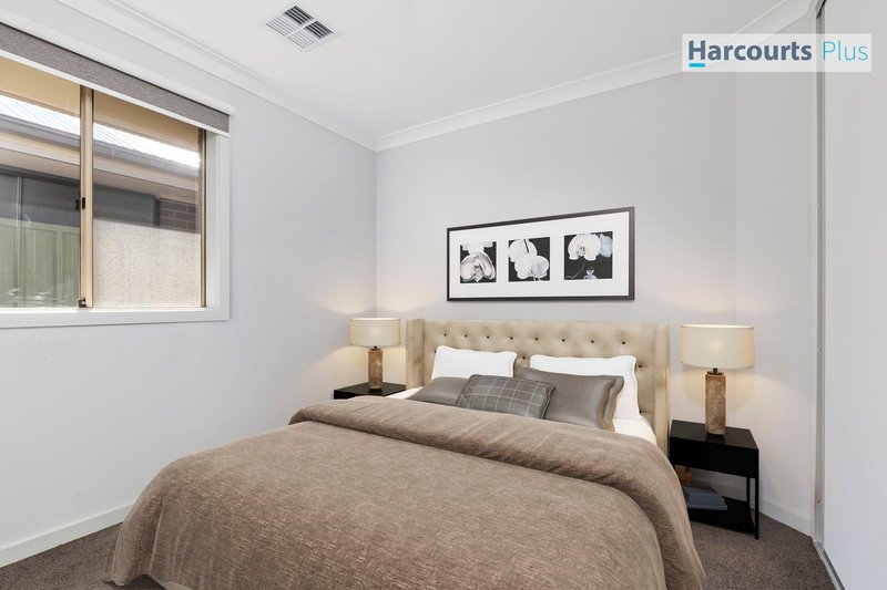 Photo - 67 Seaway Road, Hallett Cove SA 5158 - Image 6