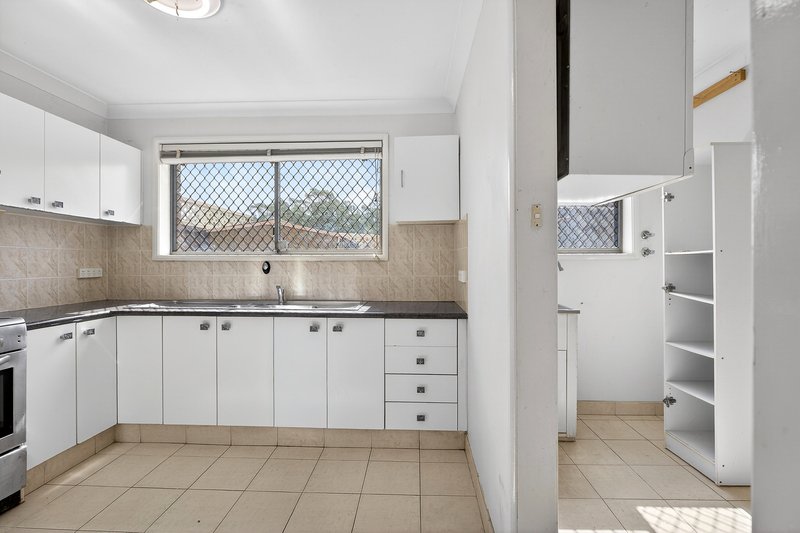 Photo - 6/7 Shrike Place, Ingleburn NSW 2565 - Image 4