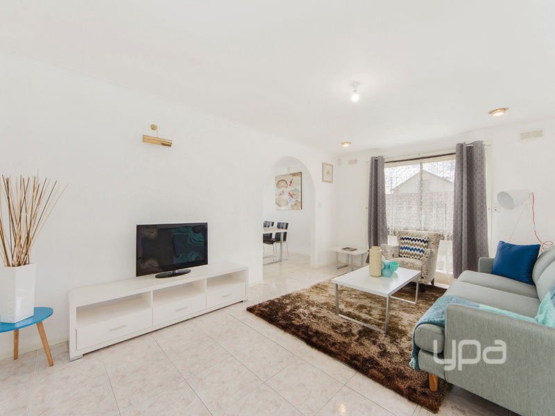 Photo - 67 Stenson Road, Kealba VIC 3021 - Image 2