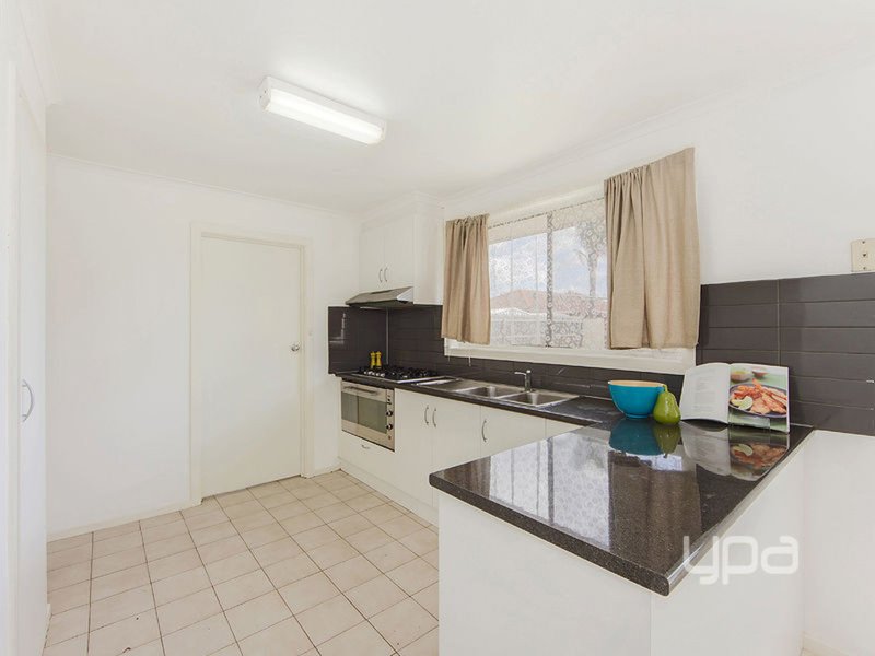 Photo - 67 Stenson Road, Kealba VIC 3021 - Image 4