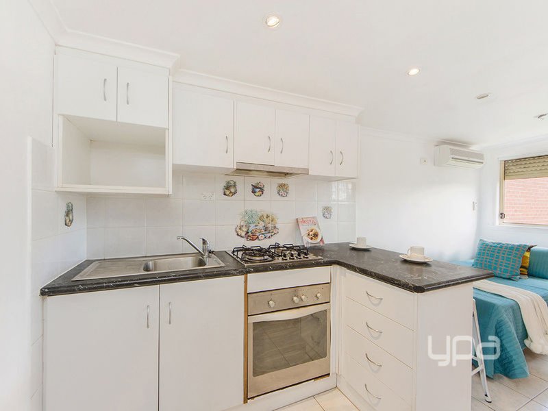 Photo - 67 Stenson Road, Kealba VIC 3021 - Image 10