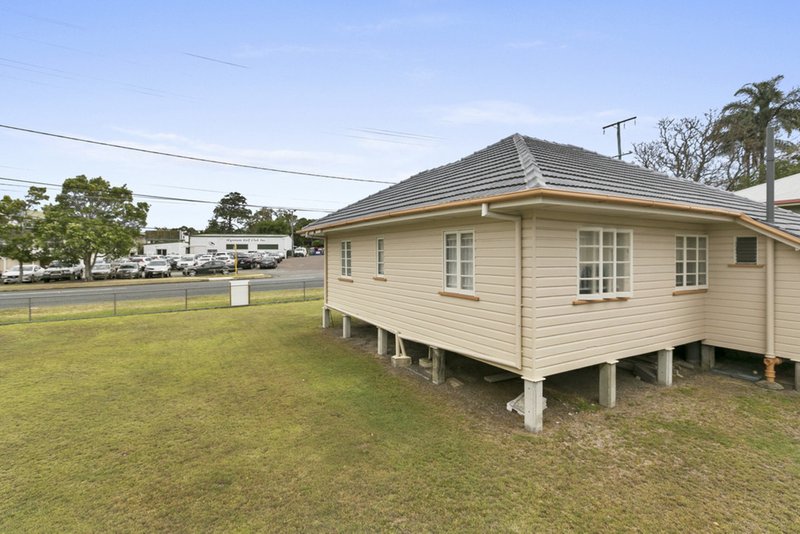 Photo - 67 Stradbroke Avenue, Wynnum QLD 4178 - Image 6