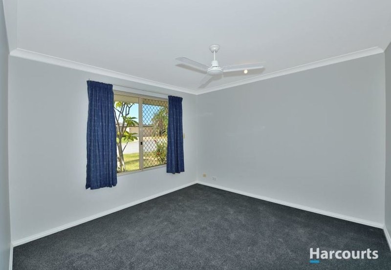 Photo - 67 Sunningdale Chase, Meadow Springs WA 6210 - Image 4