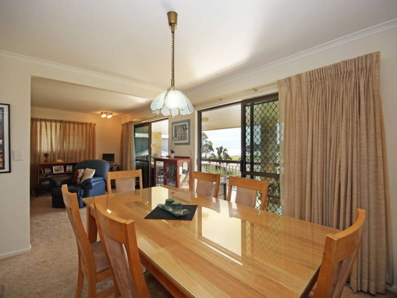 Photo - 67 Sunnyside Road, Newport QLD 4020 - Image 7