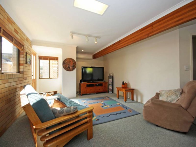 Photo - 67 Sunnyside Road, Newport QLD 4020 - Image 8