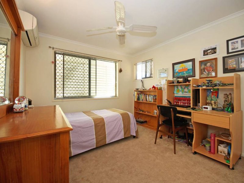 Photo - 67 Sunnyside Road, Newport QLD 4020 - Image 13