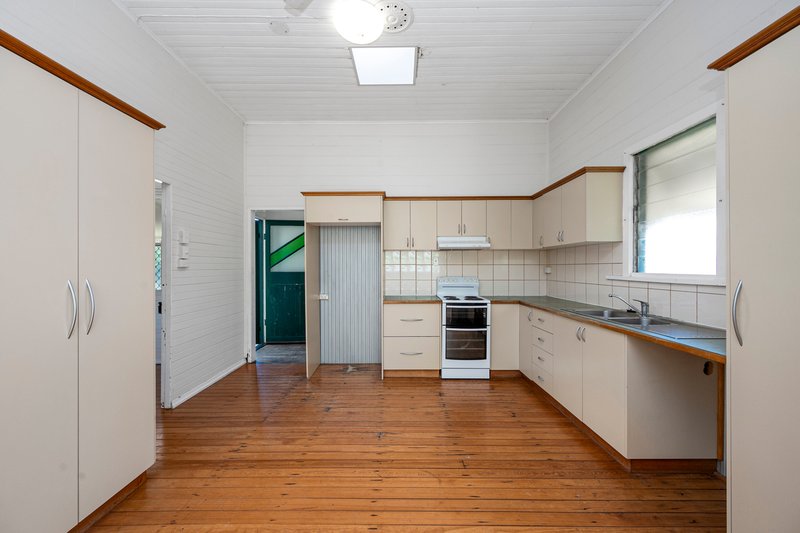 Photo - 67 Tenth Avenue, Railway Estate QLD 4810 - Image 5