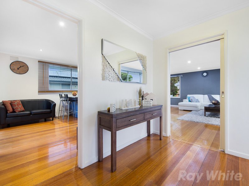 Photo - 67 Tiverton Drive, Mulgrave VIC 3170 - Image 5