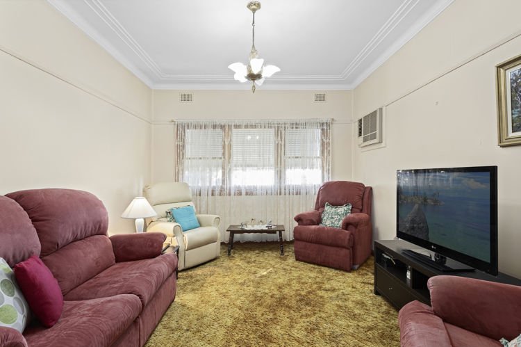 Photo - 67 Warwick Road, Merrylands NSW 2160 - Image 3