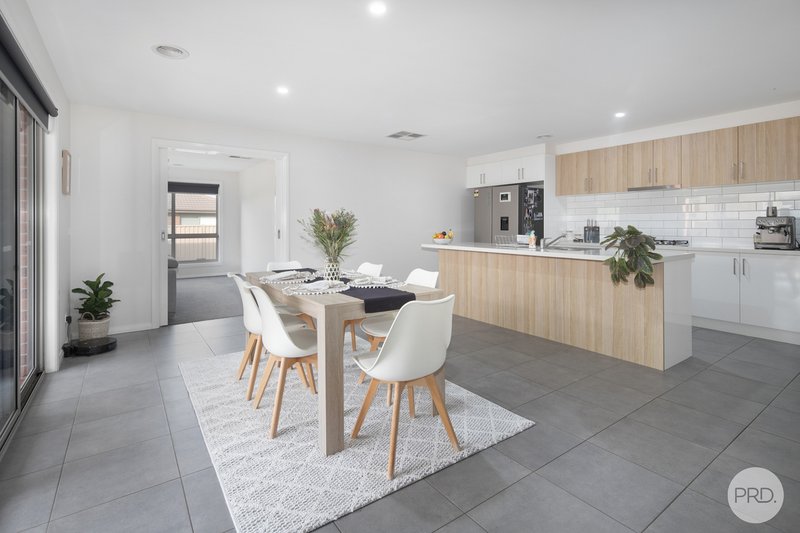 Photo - 67 Willoby Drive, Alfredton VIC 3350 - Image 4