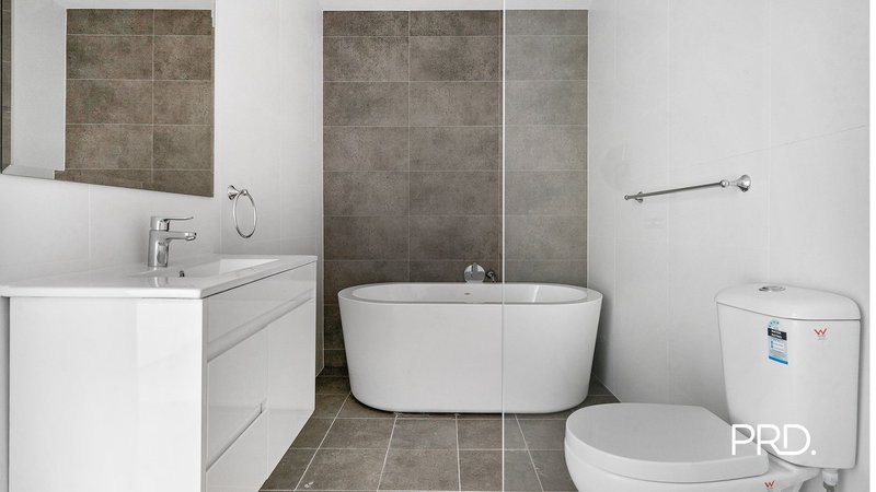 Photo - 6/71 Deerubbin Drive, Glenmore Park NSW 2745 - Image 3