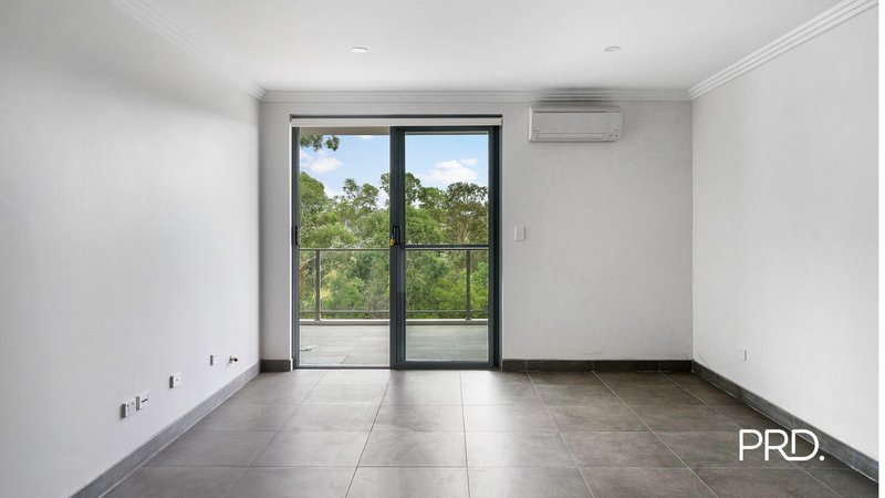 Photo - 6/71 Deerubbin Drive, Glenmore Park NSW 2745 - Image 4