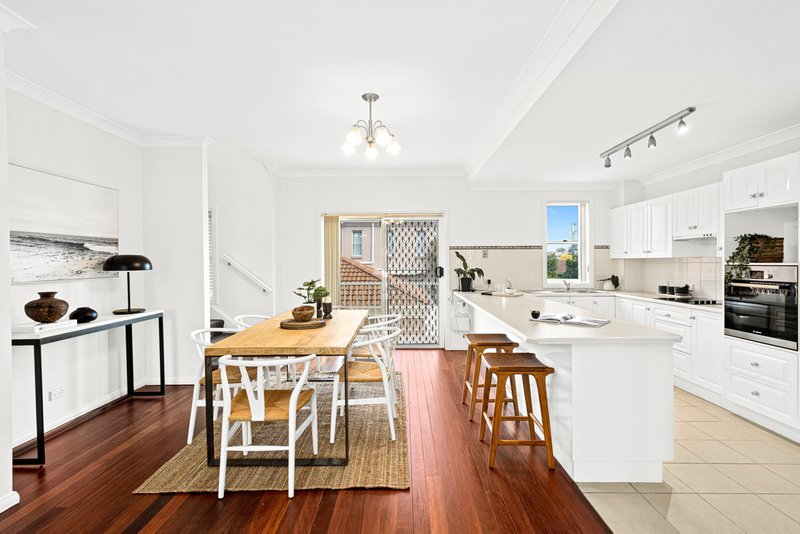 Photo - 6/74-78 Gipps Street, Wollongong NSW 2500 - Image 2