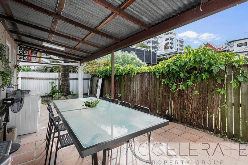 Photo - 6/74 Bradley Street, Spring Hill QLD 4000 - Image 8