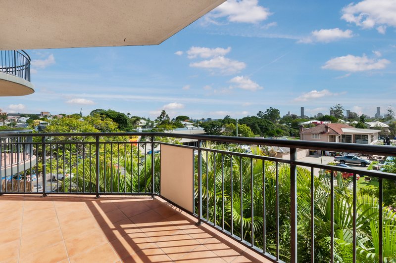 Photo - 67/55 Harries Road, Coorparoo QLD 4151 - Image 5