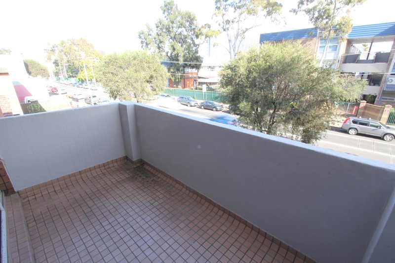 Photo - 6/76-84 Bigge Street, Liverpool NSW 2170 - Image 7