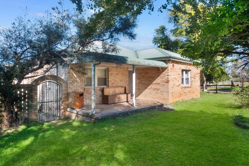 Photo - 676 East Kurrajong Road, East Kurrajong NSW 2758 - Image 2