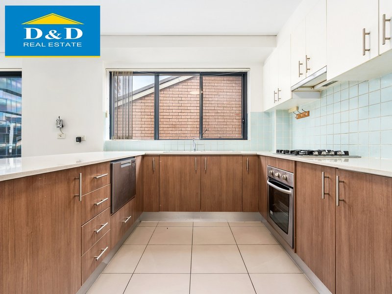 Photo - 6/76 Phillip Street, Parramatta NSW 2150 - Image 4