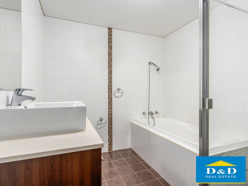 Photo - 6/76 Phillip Street, Parramatta NSW 2150 - Image 6