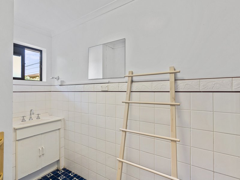 Photo - 6/76 Sackville Street, Greenslopes QLD 4120 - Image 7