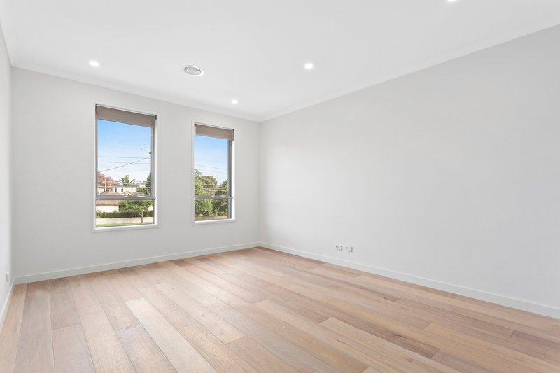 Photo - 677B South Road, Bentleigh East VIC 3165 - Image 2