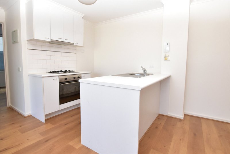 Photo - 67/88 Southbank Boulevard, Southbank VIC 3006 - Image 1