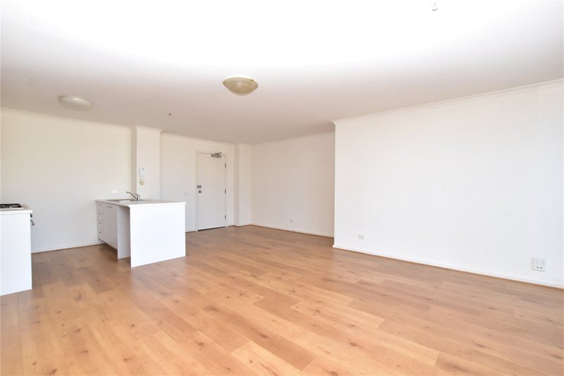 Photo - 67/88 Southbank Boulevard, Southbank VIC 3006 - Image 2