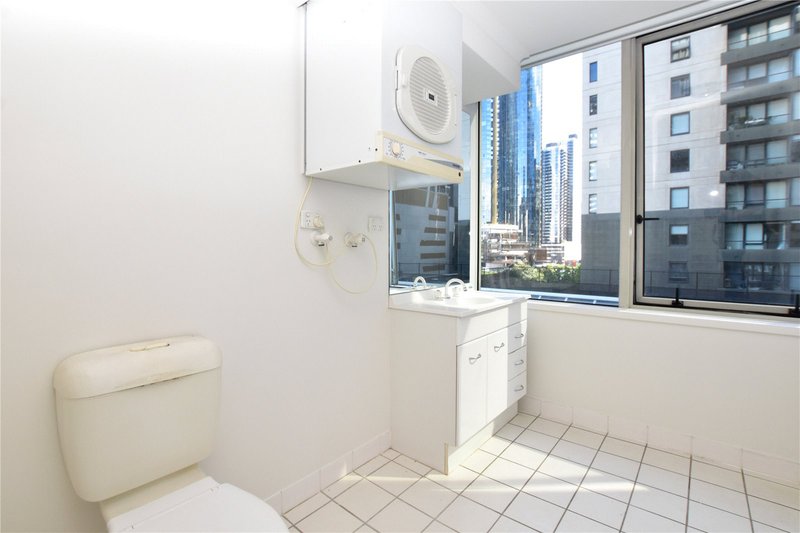 Photo - 67/88 Southbank Boulevard, Southbank VIC 3006 - Image 3
