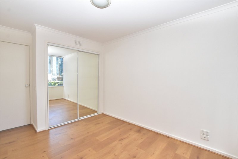Photo - 67/88 Southbank Boulevard, Southbank VIC 3006 - Image 6