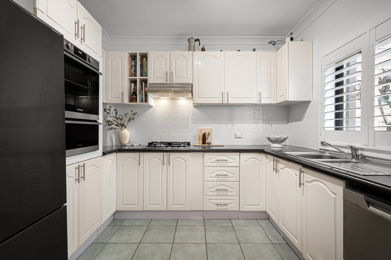 Photo - 6/79-81 Balgowlah Road, Fairlight NSW 2094 - Image 5
