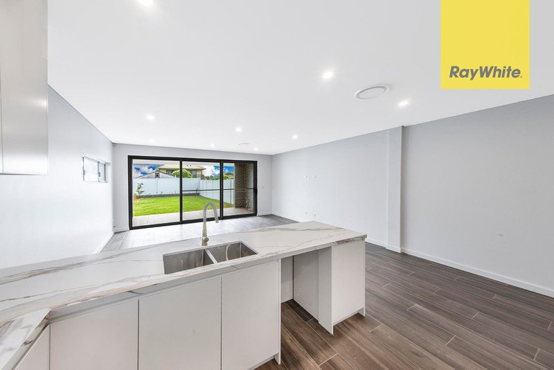 Photo - 67a Pearson Street, South Wentworthville NSW 2145 - Image 3