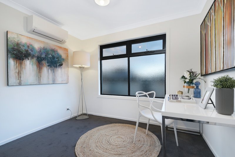 Photo - 67A Somerville Road, Hampton Park VIC 3976 - Image 4