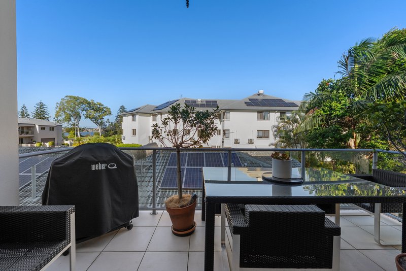 Photo - 6/8-10 Victor Avenue, Paradise Point QLD 4216 - Image 5
