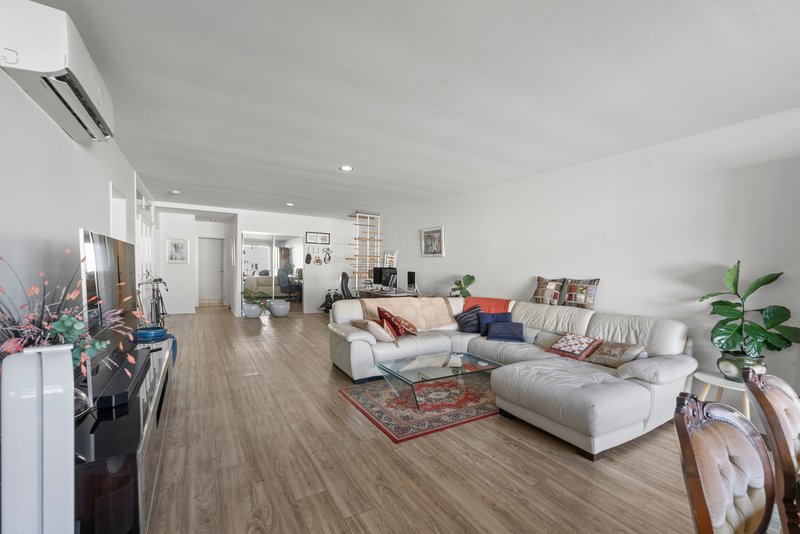 Photo - 6/8-10 Victor Avenue, Paradise Point QLD 4216 - Image 6