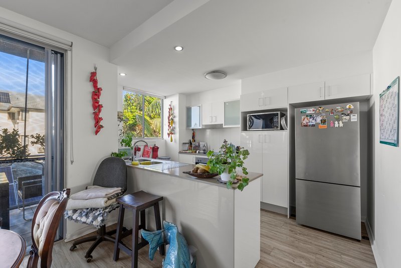 Photo - 6/8-10 Victor Avenue, Paradise Point QLD 4216 - Image 8