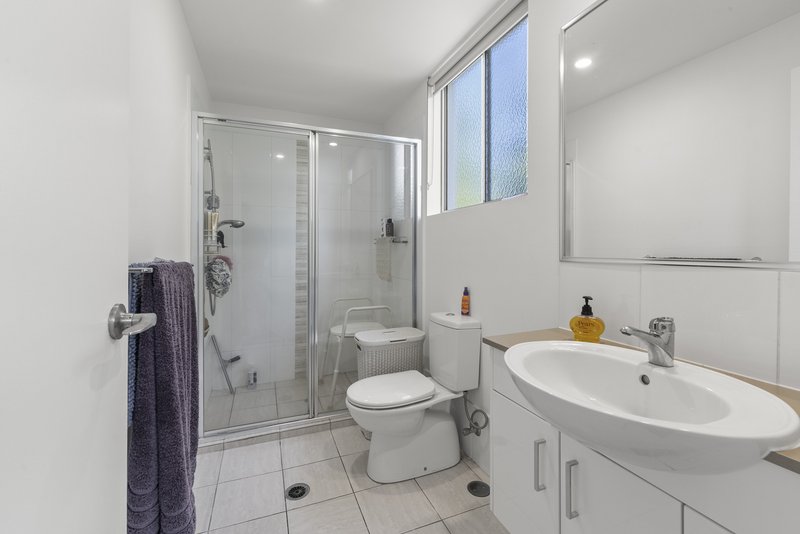 Photo - 6/8-10 Victor Avenue, Paradise Point QLD 4216 - Image 13