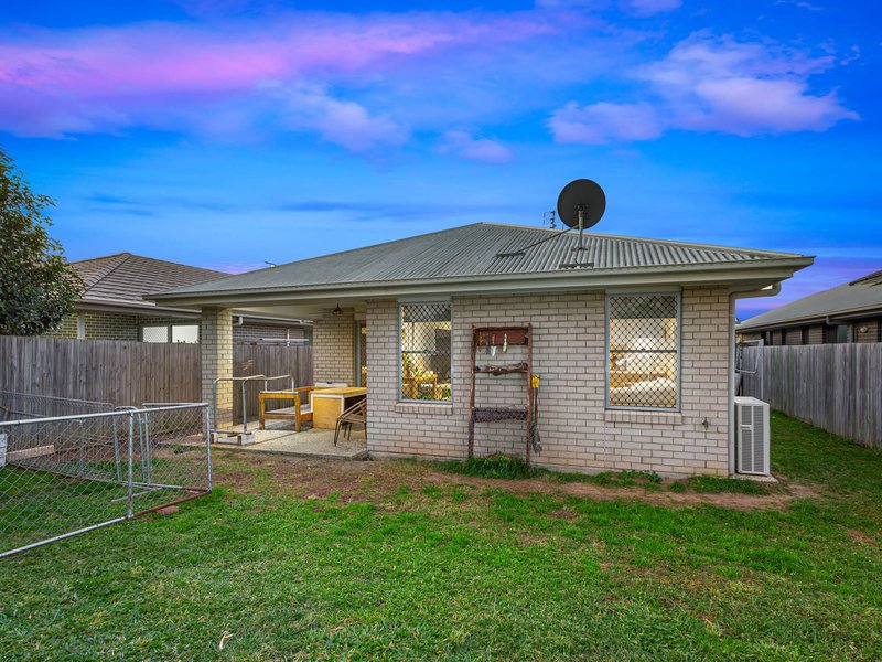 Photo - 68 Benham Avenue, Kallangur QLD 4503 - Image 13