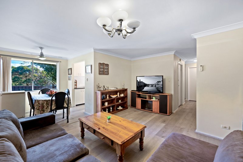 Photo - 6/8 Bensley Road, Macquarie Fields NSW 2564 - Image 5