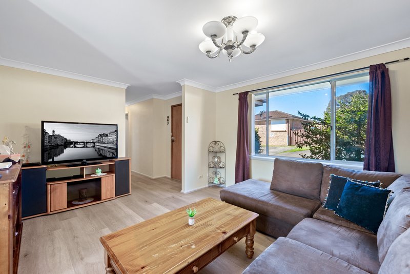 Photo - 6/8 Bensley Road, Macquarie Fields NSW 2564 - Image 6