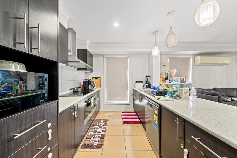Photo - 68 Blackwell Street, Hillcrest QLD 4118 - Image 4