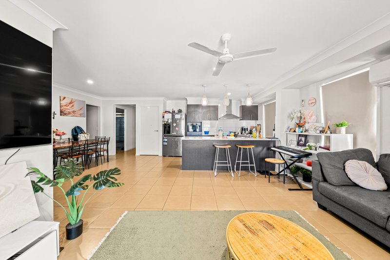Photo - 68 Blackwell Street, Hillcrest QLD 4118 - Image 6