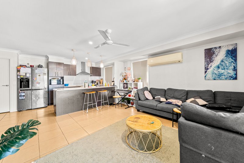Photo - 68 Blackwell Street, Hillcrest QLD 4118 - Image 7