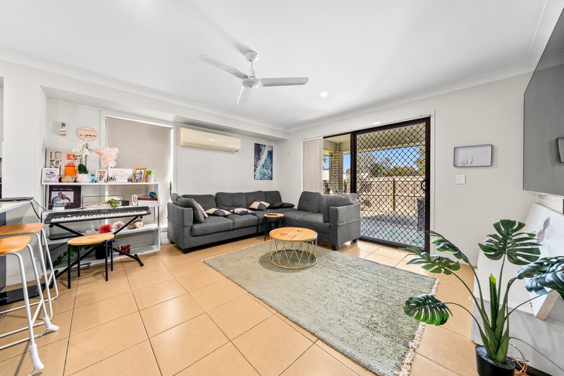 Photo - 68 Blackwell Street, Hillcrest QLD 4118 - Image 8