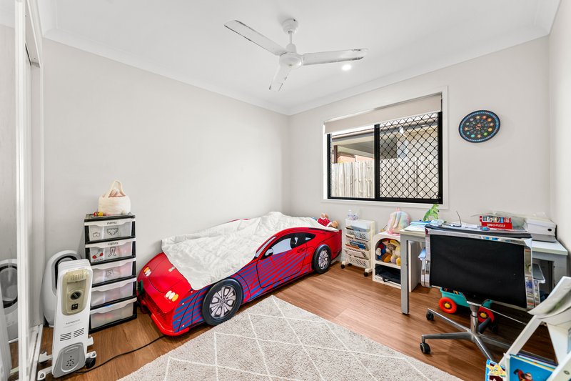 Photo - 68 Blackwell Street, Hillcrest QLD 4118 - Image 13