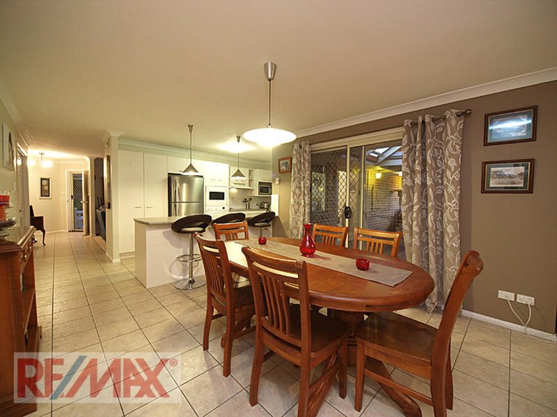 Photo - 68 Boondooma Cct , Albany Creek QLD 4035 - Image 6