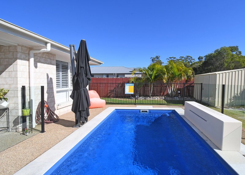 Photo - 68 Bradman Way, Urangan QLD 4655 - Image 24