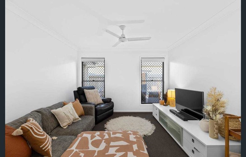 Photo - 68 Brockman Drive, Upper Kedron QLD 4055 - Image 2